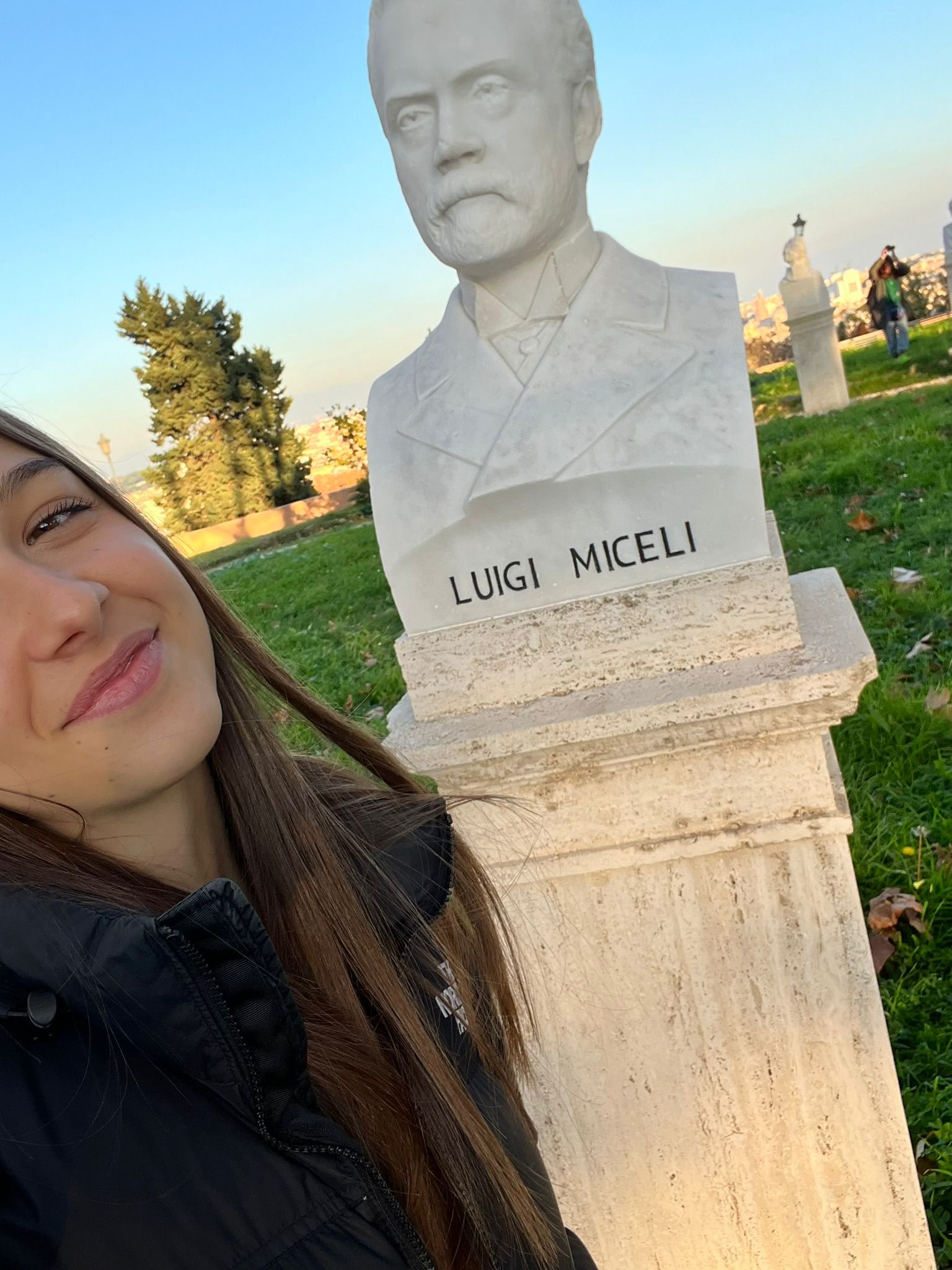 foto statua Luigi Miceli